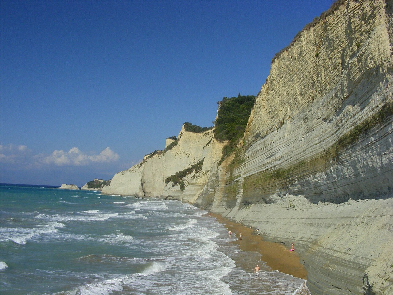 Útesy pri Logas Beach